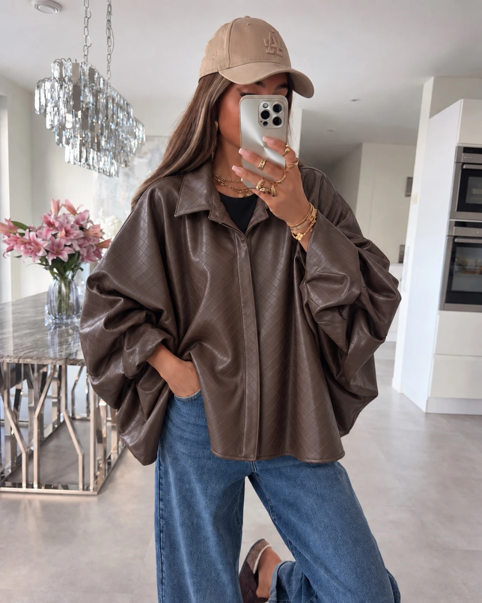 Veste cape oversize en similicuir texturé à manches chauve-souris