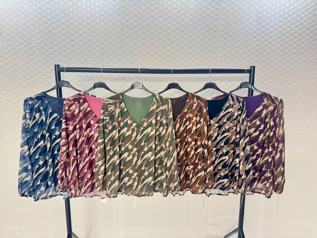 Blouse Col V – Imprimé Animal 2