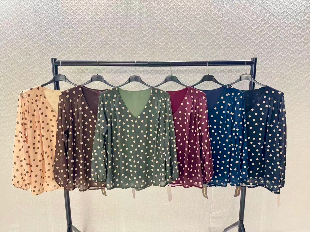 Blouse Col V – Imprimé Pois 2