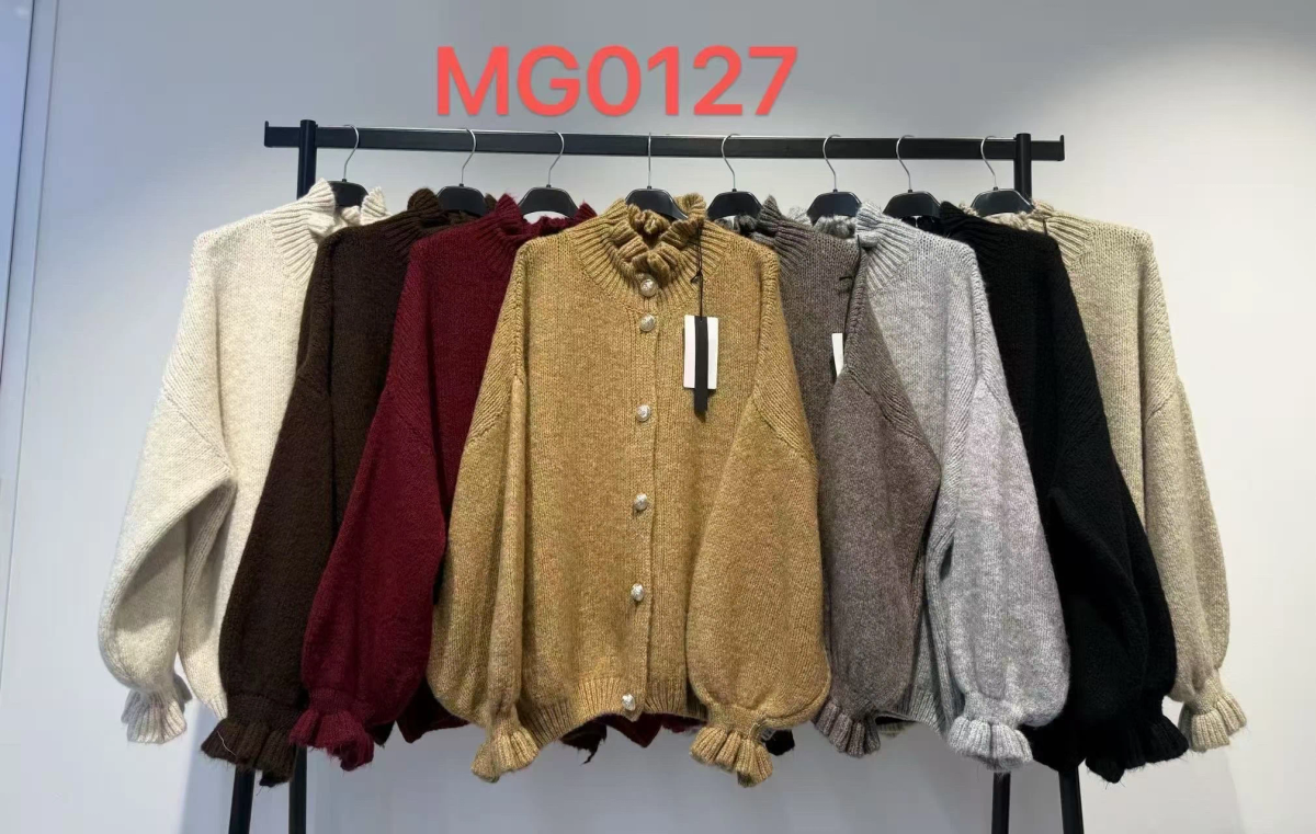 Gilet à col volanté et manches ballon avec boutons dorés 2