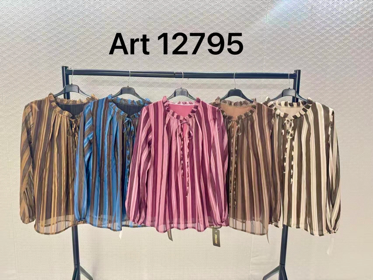 Printed blouse with tie neck 2