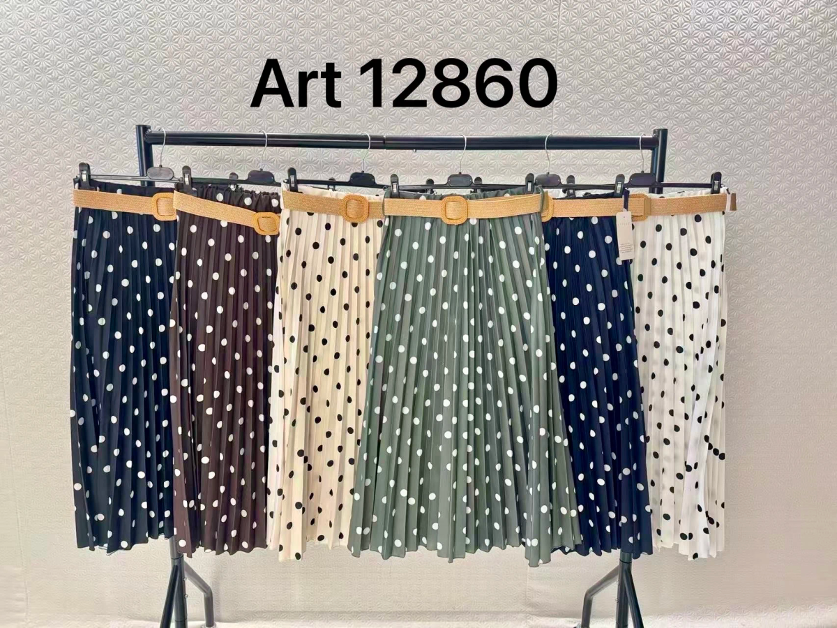 Polka dot print pleated satin skirt with raffia belt 2