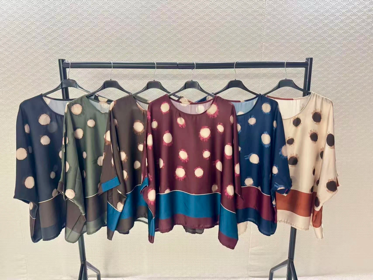 Oversized leopard print satin blouse 2