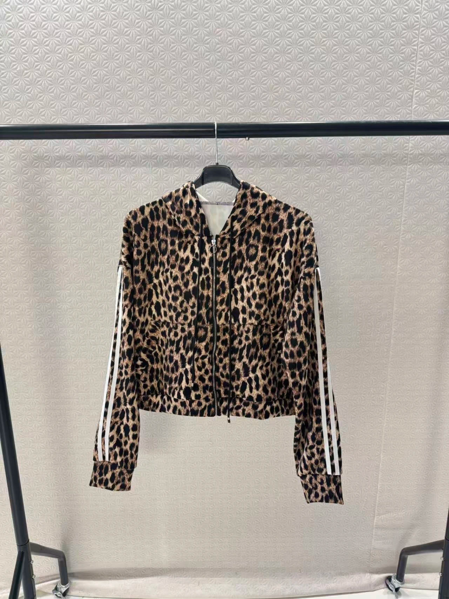 Oversized leopard zipped jacket with bands 2