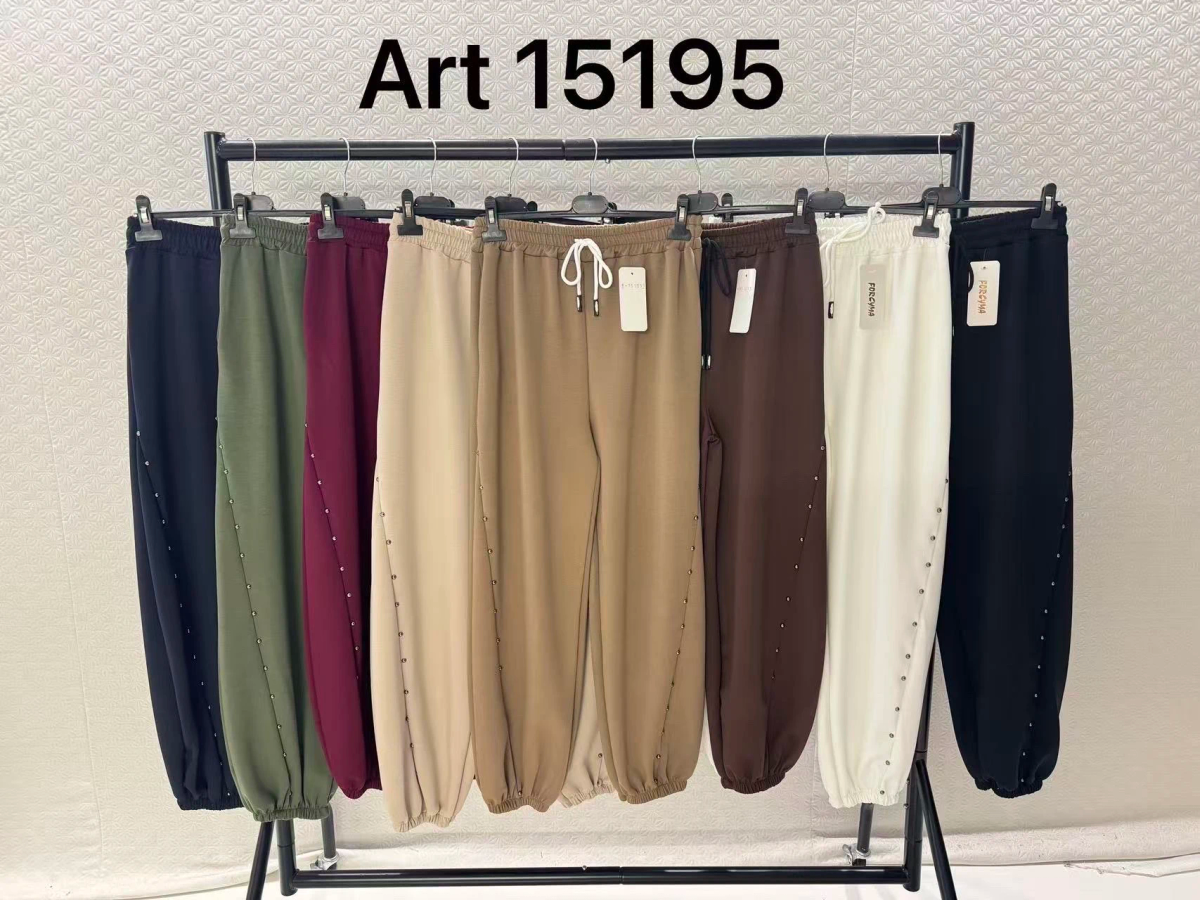 Jogging pants with studded detail, elastic waist with drawstring 3
