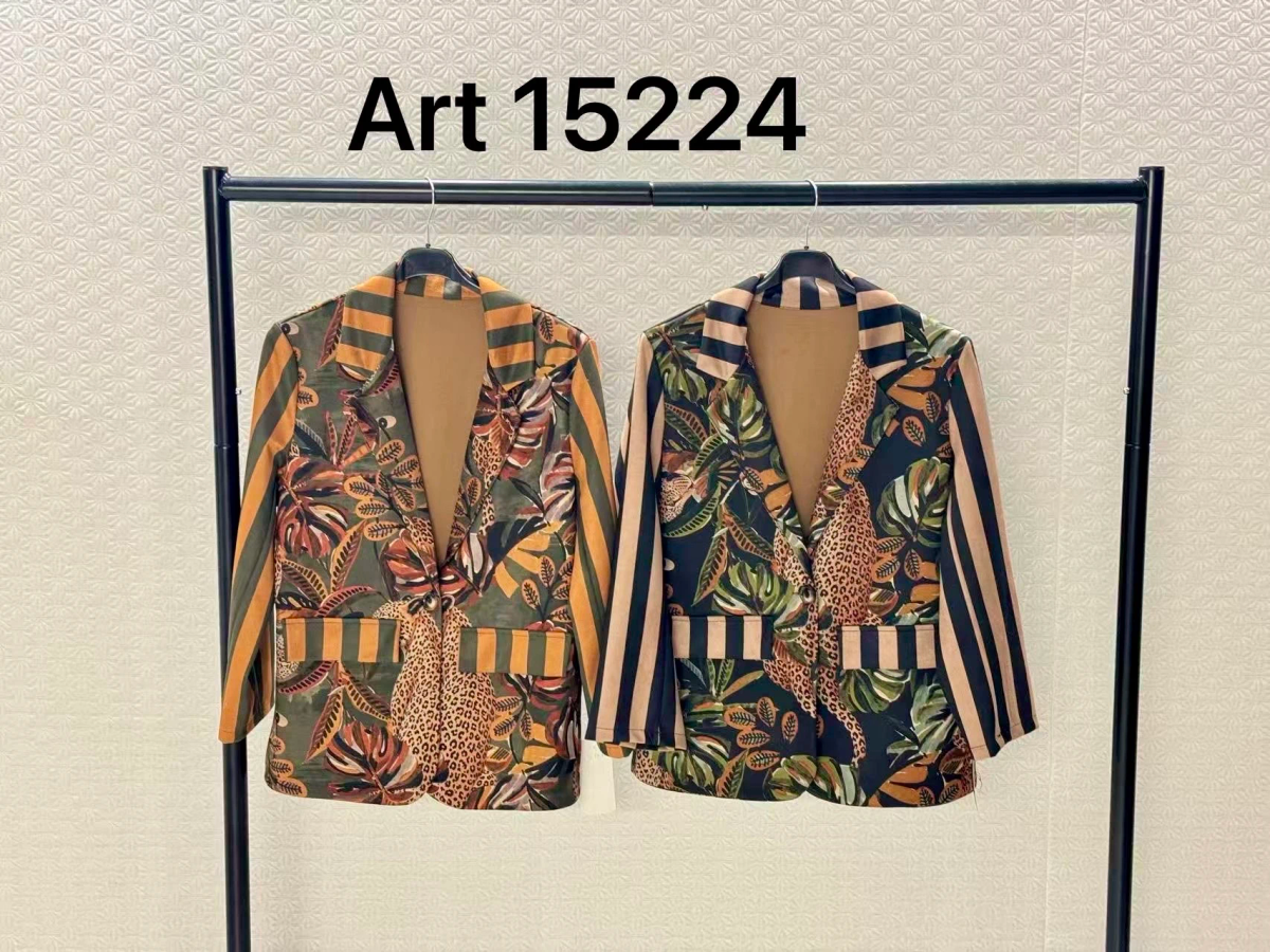 Printed blazer with striped sleeves 3