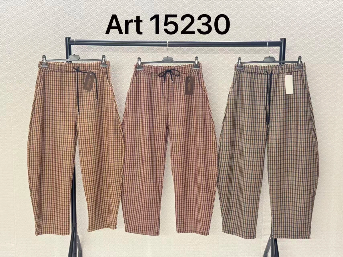 Pantalon ballon en suédine imprimé  taille élastiquée 2