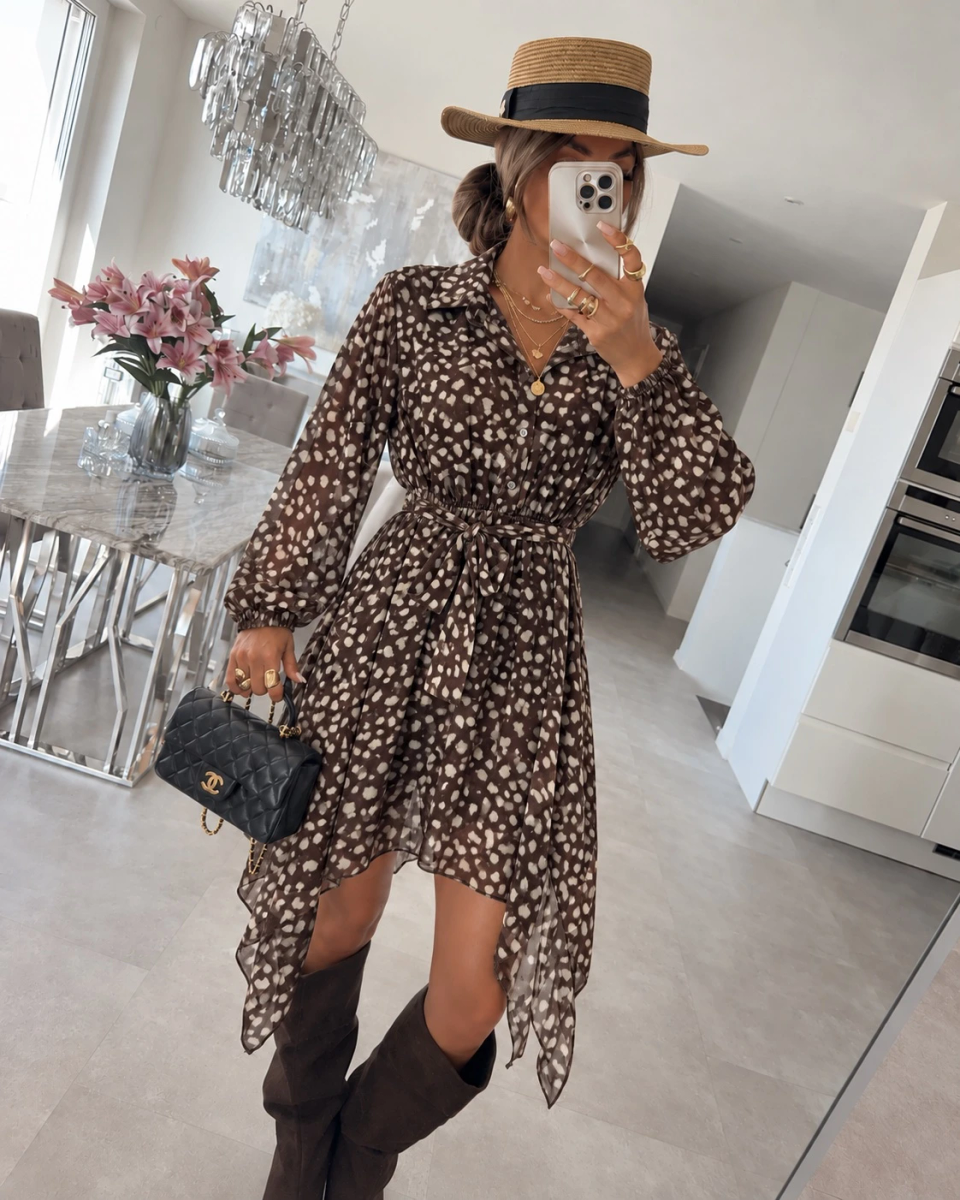 Robe chemise imprimée biche asymétrique avec ceinture