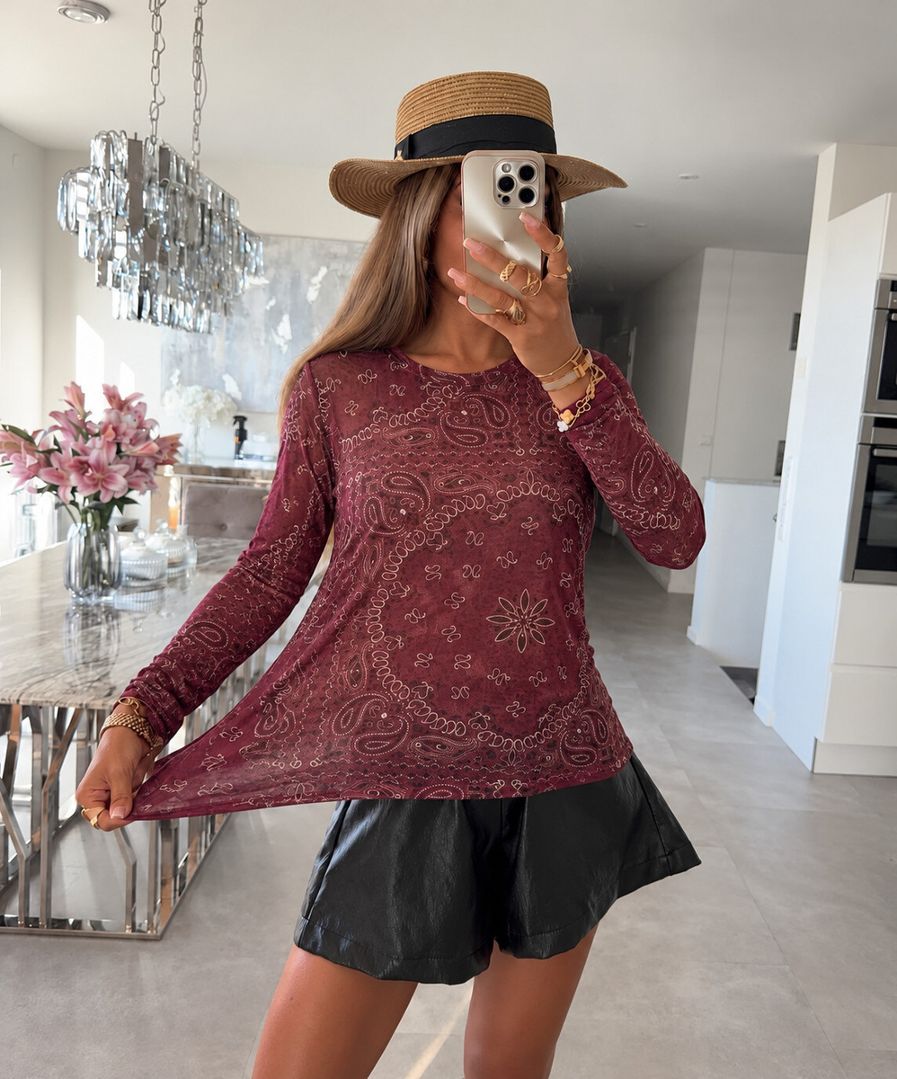 Top in cashmere a maniche lunghe con stampa bandana