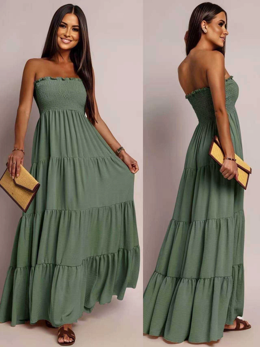 Langes trägerloses Kleid mit Rüschen