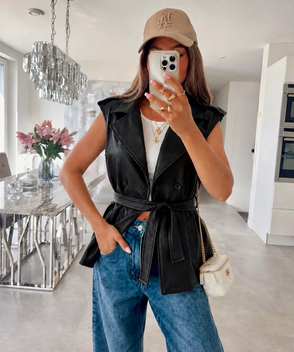 Veste trench sans manches ceinturée en similicuir grainé
