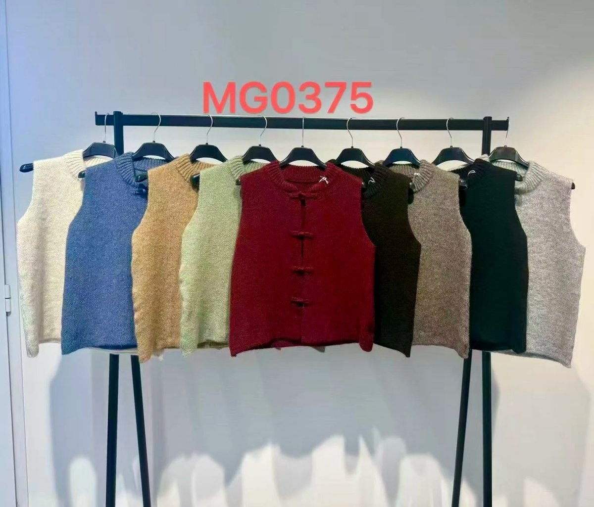 Gilet sans manches en maille à col montant et attaches 2