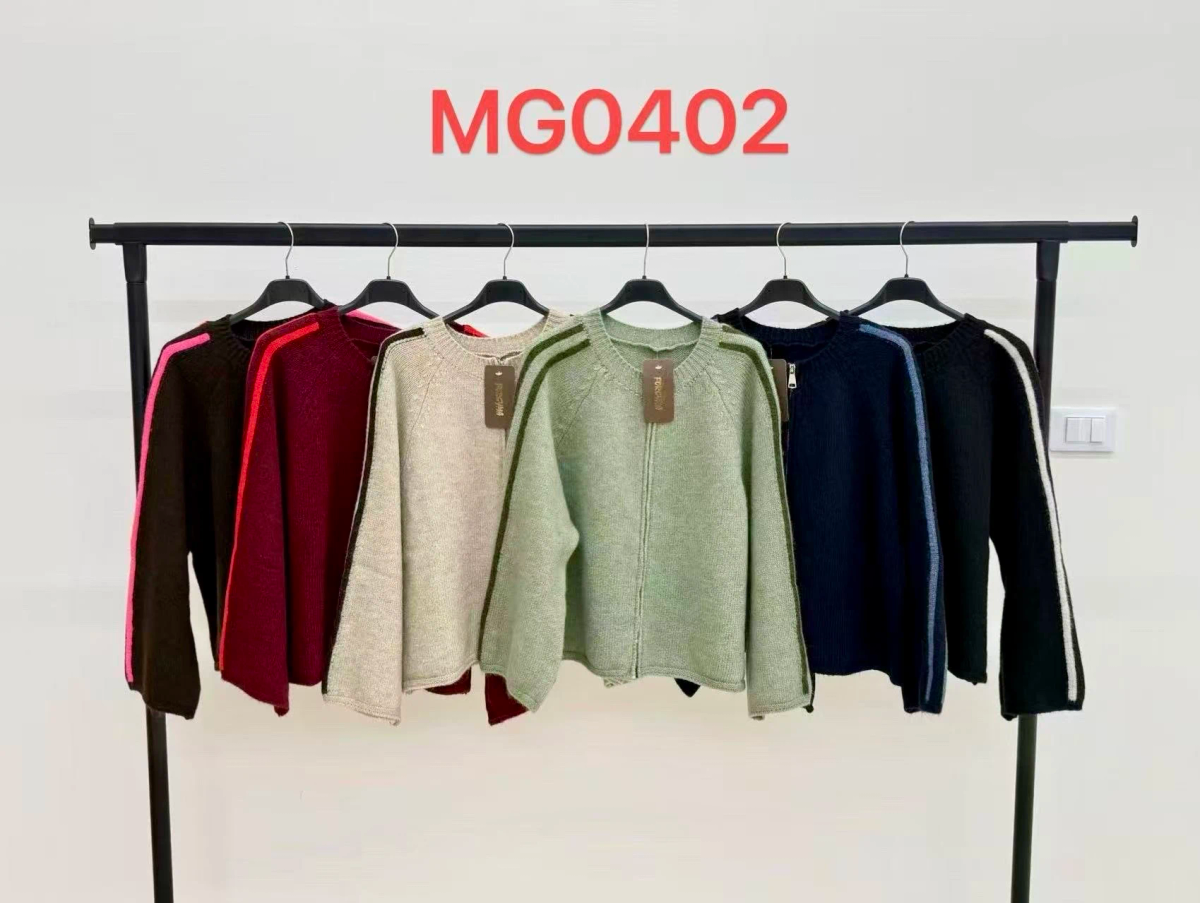 Zipped knit cardigan with contrasting stripes 2