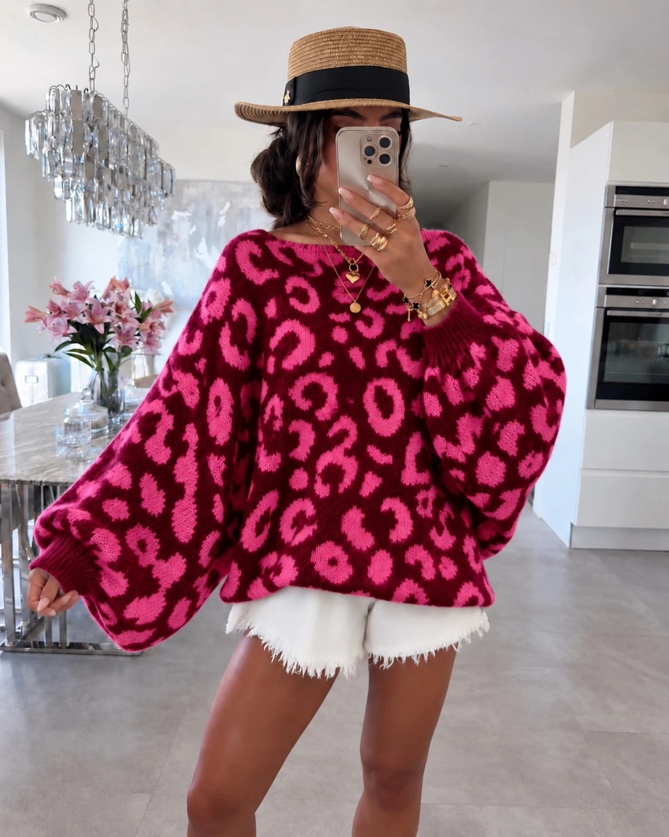 Pull laine motif léopard manches chauves souris