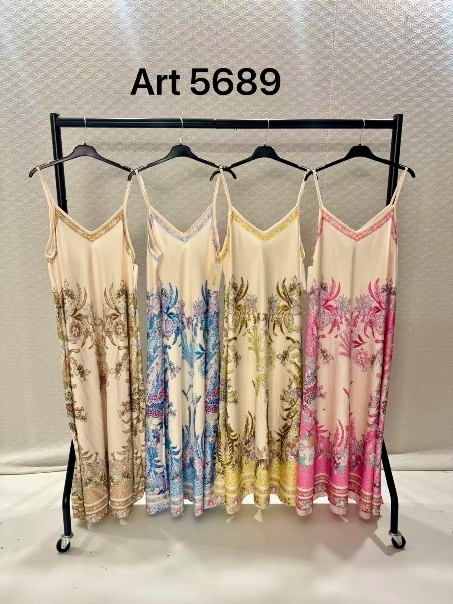 Flowy bohemian dress with floral print straps 2