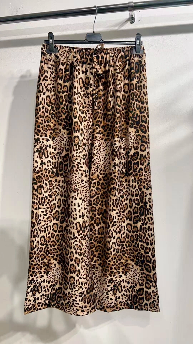 Leopard print wide leg pants with elastic waist 2