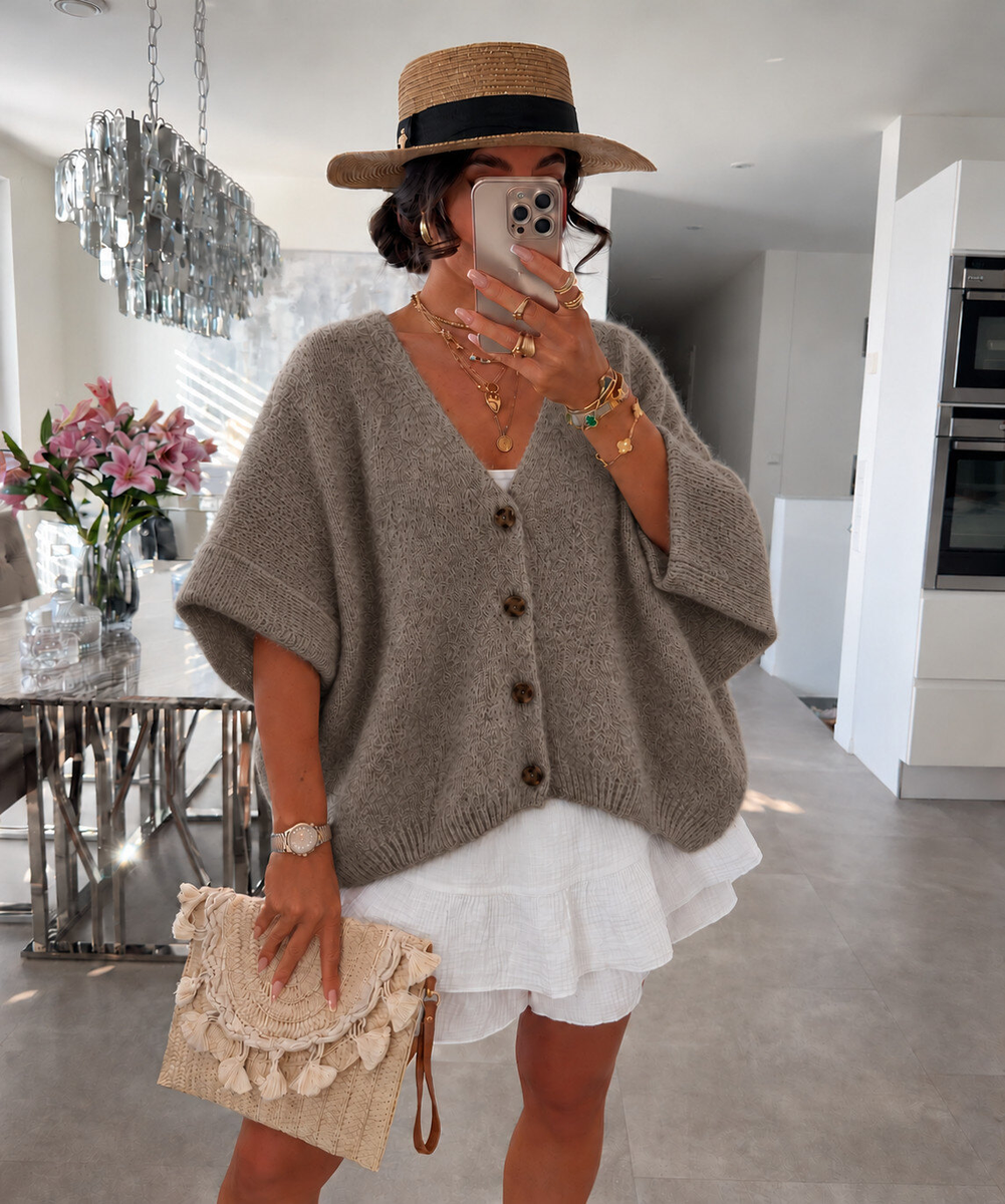 Cardigan Oversize in Lana Morbida con Bottoni – Vestibilità Comoda