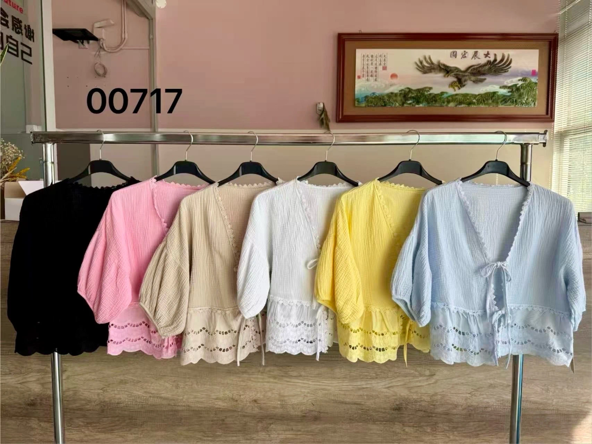 Cotton gauze top with bow embroidery detail 2