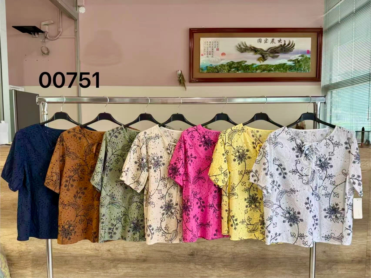Floral english embroidery top – bohemian chic 3