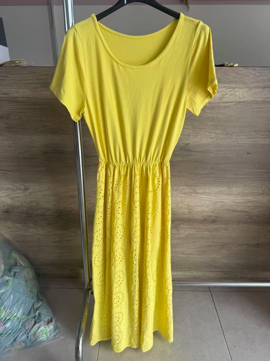 Robe Longue à Détails Brodés – Taille Élastiquée & Manches Courtes Élégantes 2