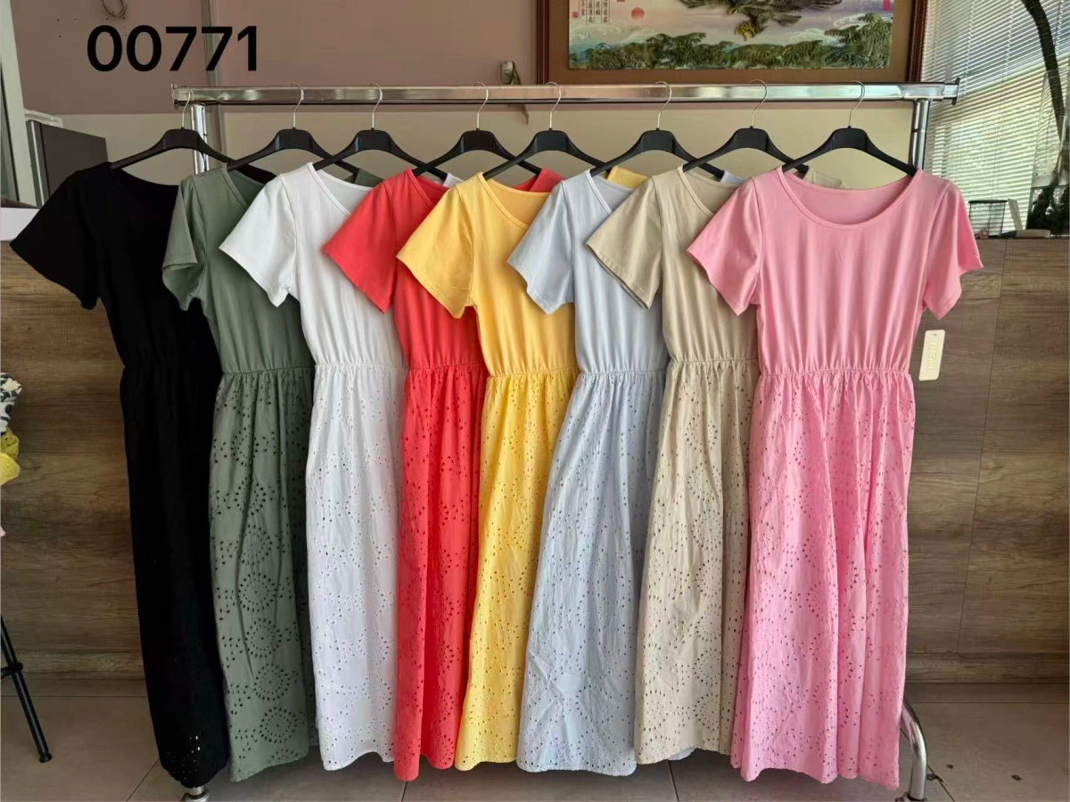 Robe Longue à Détails Brodés – Taille Élastiquée & Manches Courtes Élégantes 3