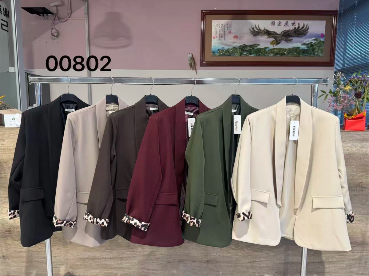Blazer jacket with leopard sleeve cuffs 2