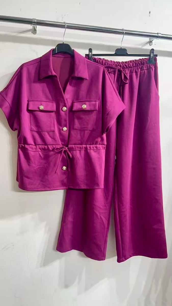 Ensemble élégant – top boutonné et pantalon fluide 2