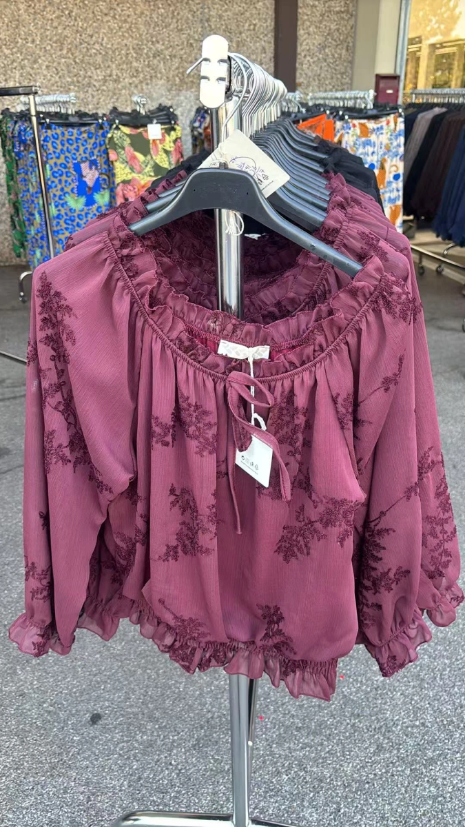 Blouse épaules dénudées broderie  fleurie 3