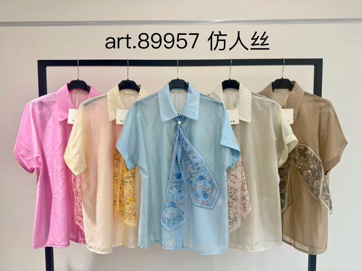 Flowy shirt with printed tie 2