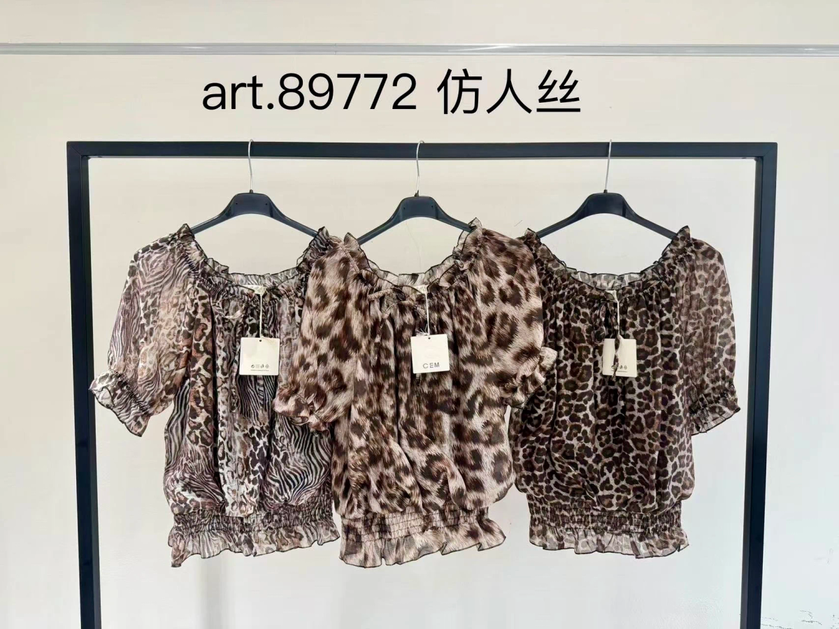 Flowing leopard print blouse – silk effect veil 2