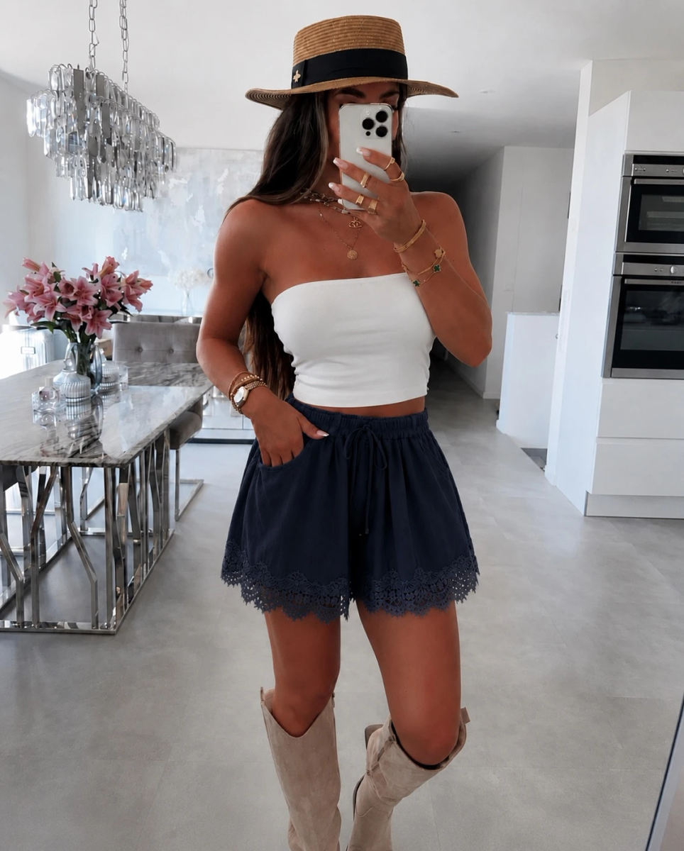 Short léger détail dentelle avec poches