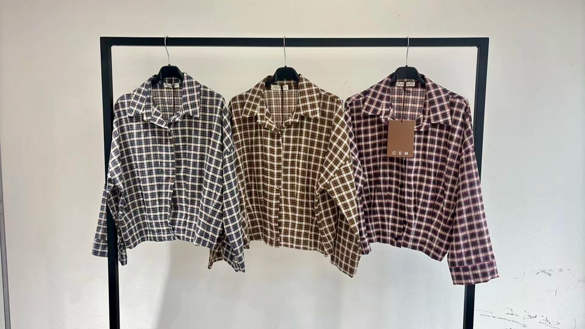 Chemise à carreaux 2