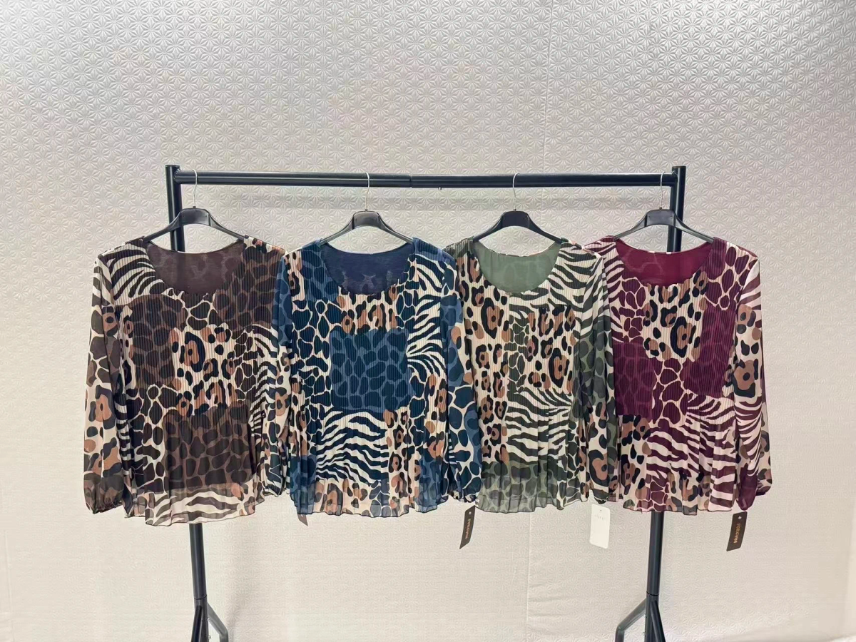 Blouse plissée oversize imprimée   – Fluide & élégante 2